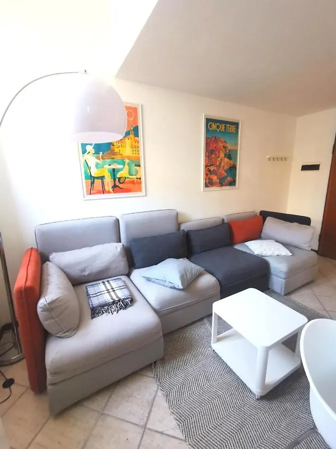 Old Town Apartment With Terrace - Live Love Lake Peschiera del Garda