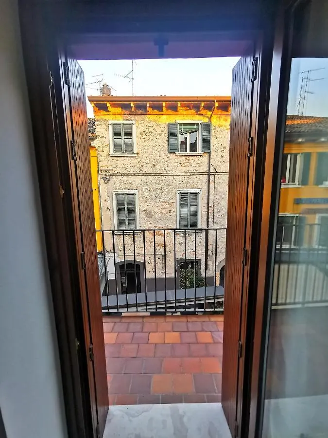 Old Town Apartment With Terrace - Live Love Lake Peschiera del Garda