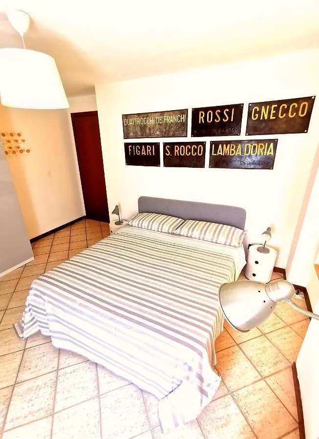 Old Town Apartment With Terrace - Live Love Lake Peschiera del Garda