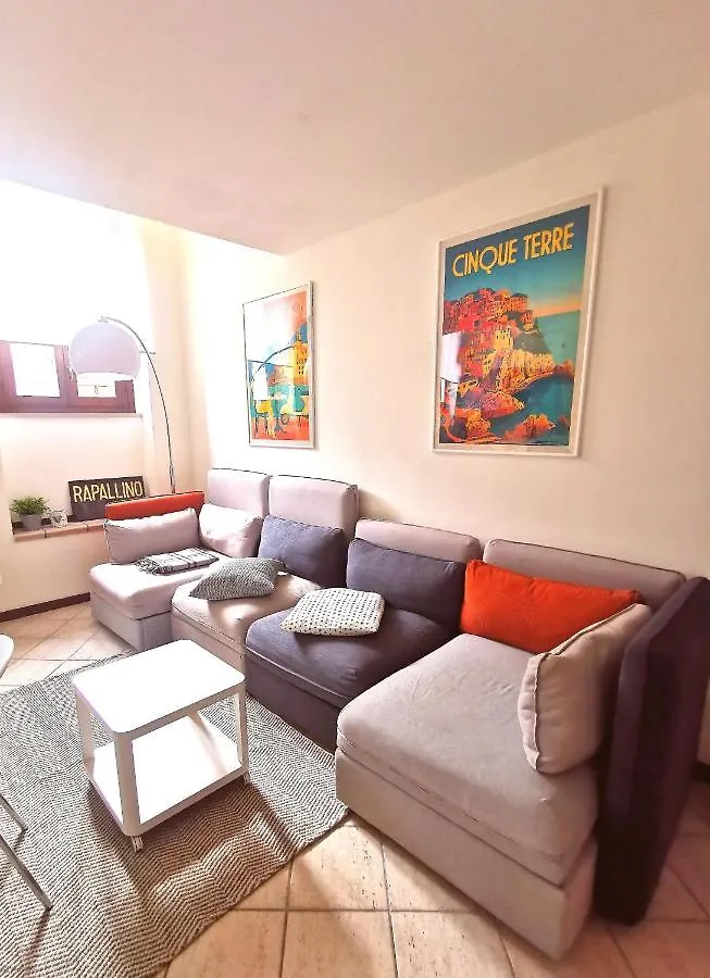 Old Town Apartment With Terrace - Live Love Lake Peschiera del Garda Italy