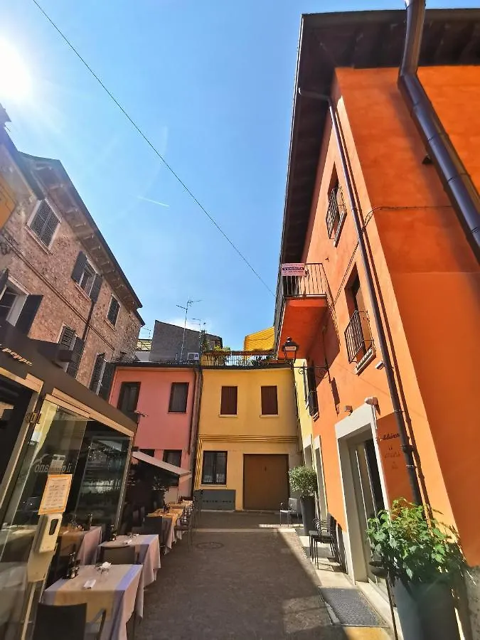 Old Town Apartment With Terrace - Live Love Lake Peschiera del Garda
