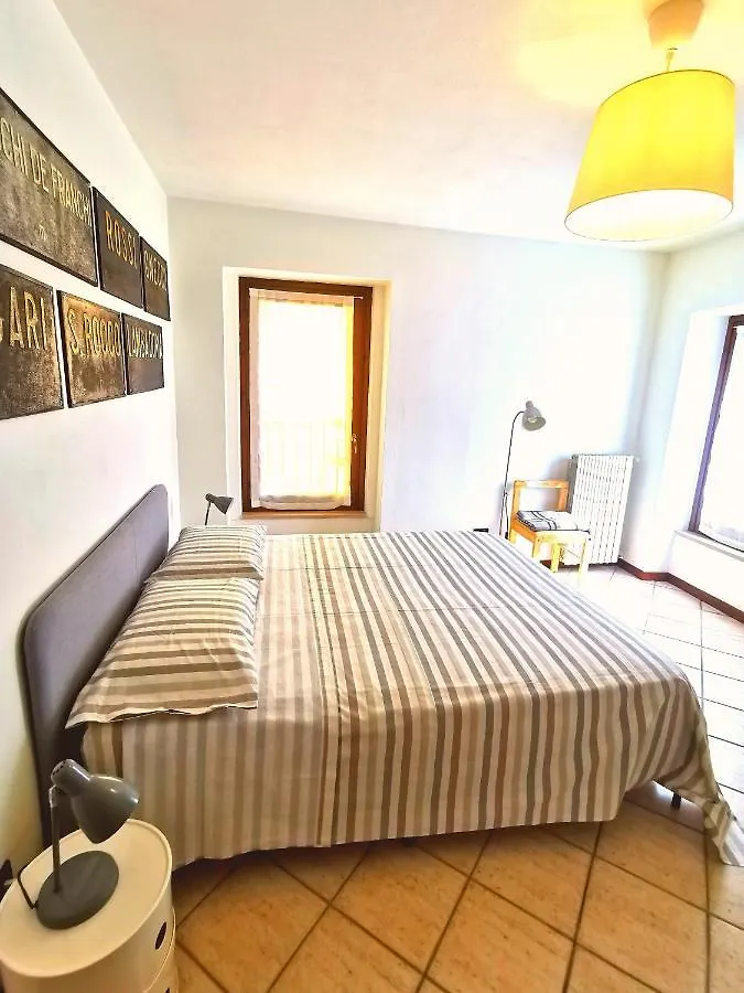 Old Town Apartment With Terrace - Live Love Lake Peschiera del Garda