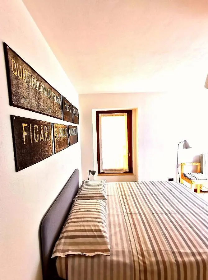 Old Town Apartment With Terrace - Live Love Lake Peschiera del Garda