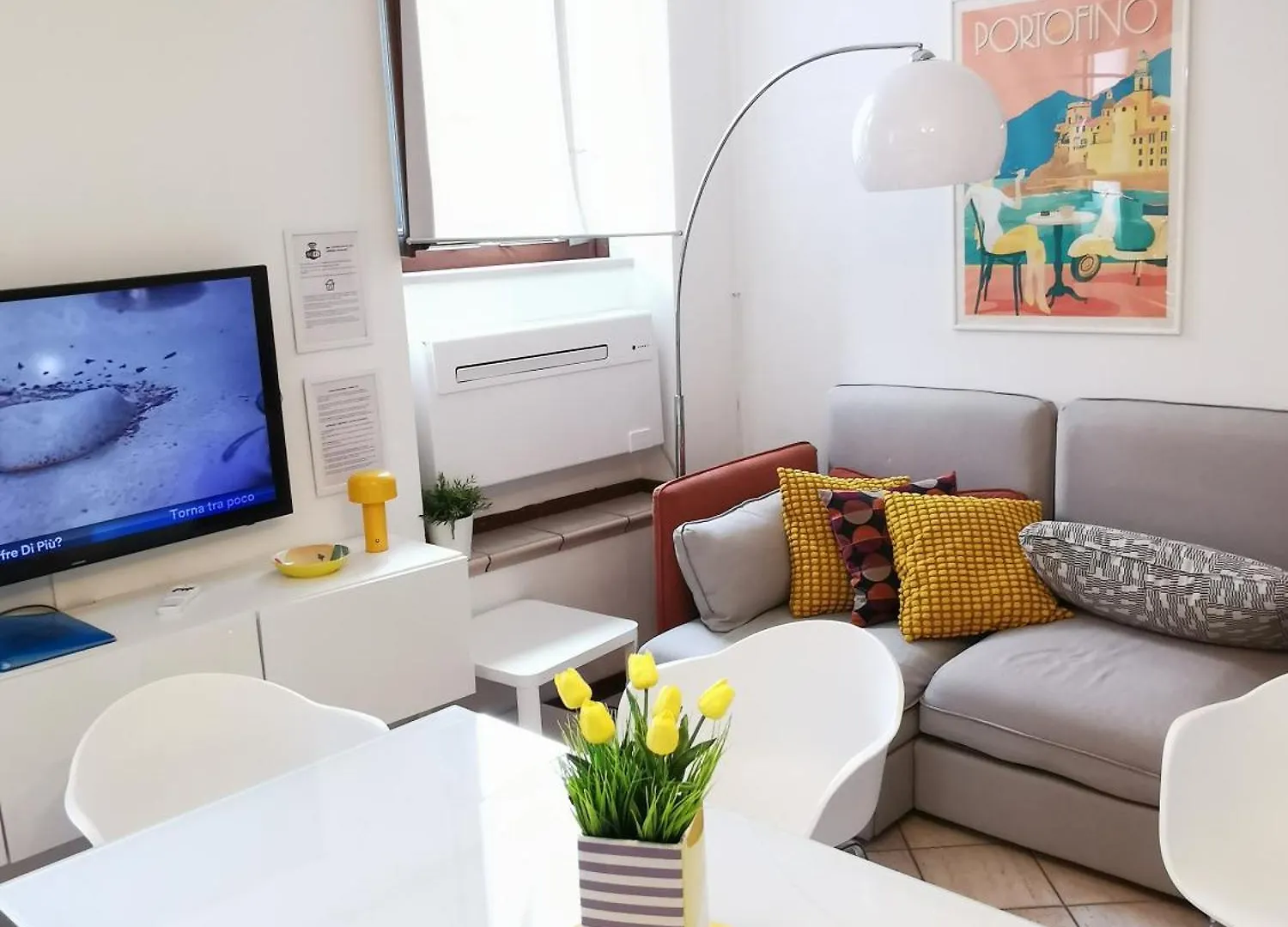 Old Town Apartment With Terrace - Live Love Lake Peschiera del Garda Italy